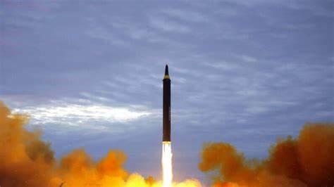 Lanza Norcorea satélite militar espía