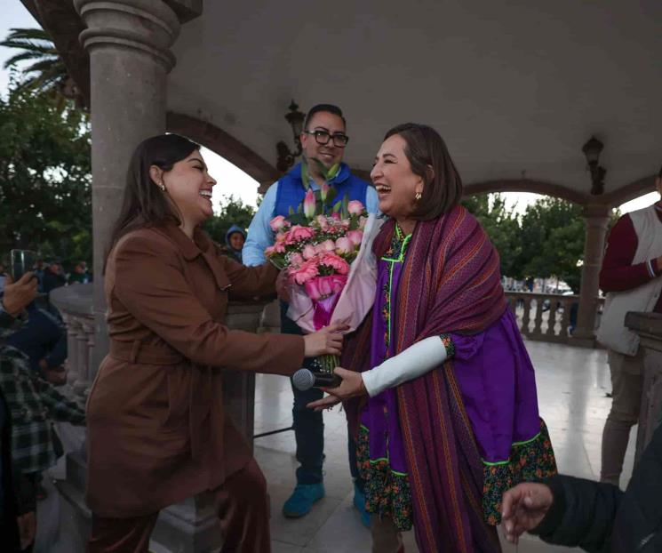 Visita Xóchitl Gálvez Sierra Tarahumara custodiada por Ejército