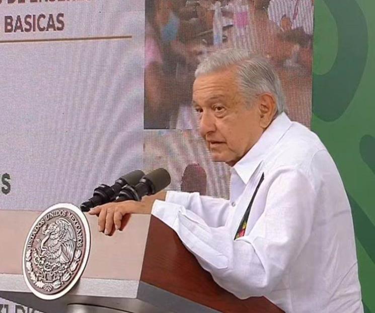AMLO anuncia 8mp por hogar en Acapulco para limpieza