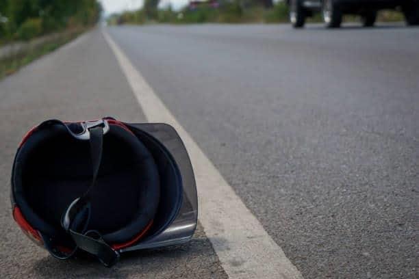 Derrapa motociclista y muere en Escobedo