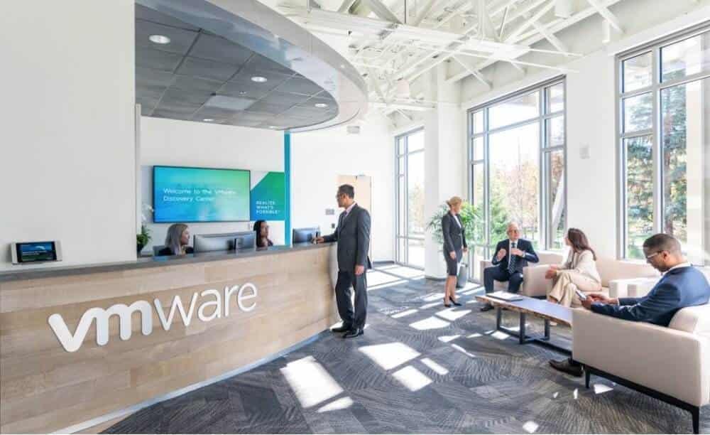 VMware ya es propiedad de Broadcom, año y medio después