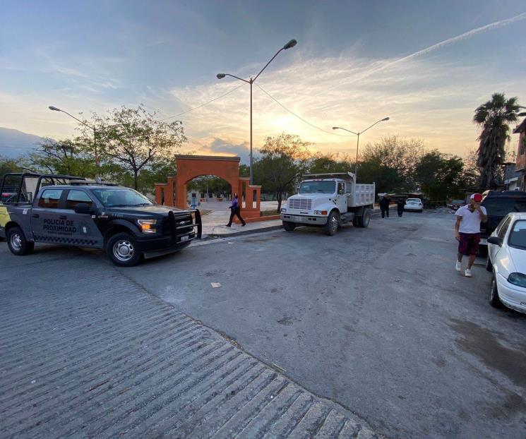 Lo ejecutan frente a su casa en Santa Catarina