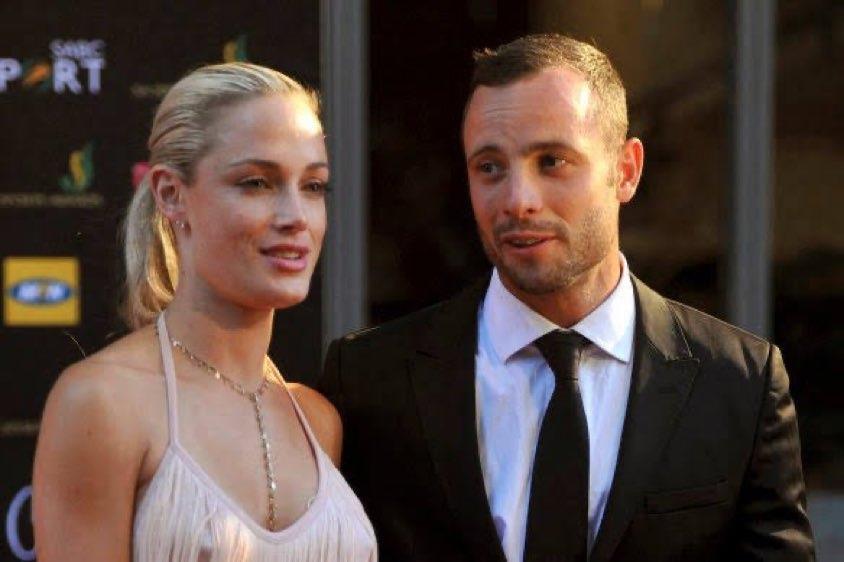 Sale Pistorius en libertad condicional pese a matar a su expareja