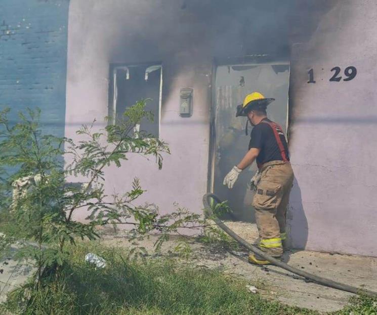 Incendio en domicilio deja dos lesionados en la Niño Artillero