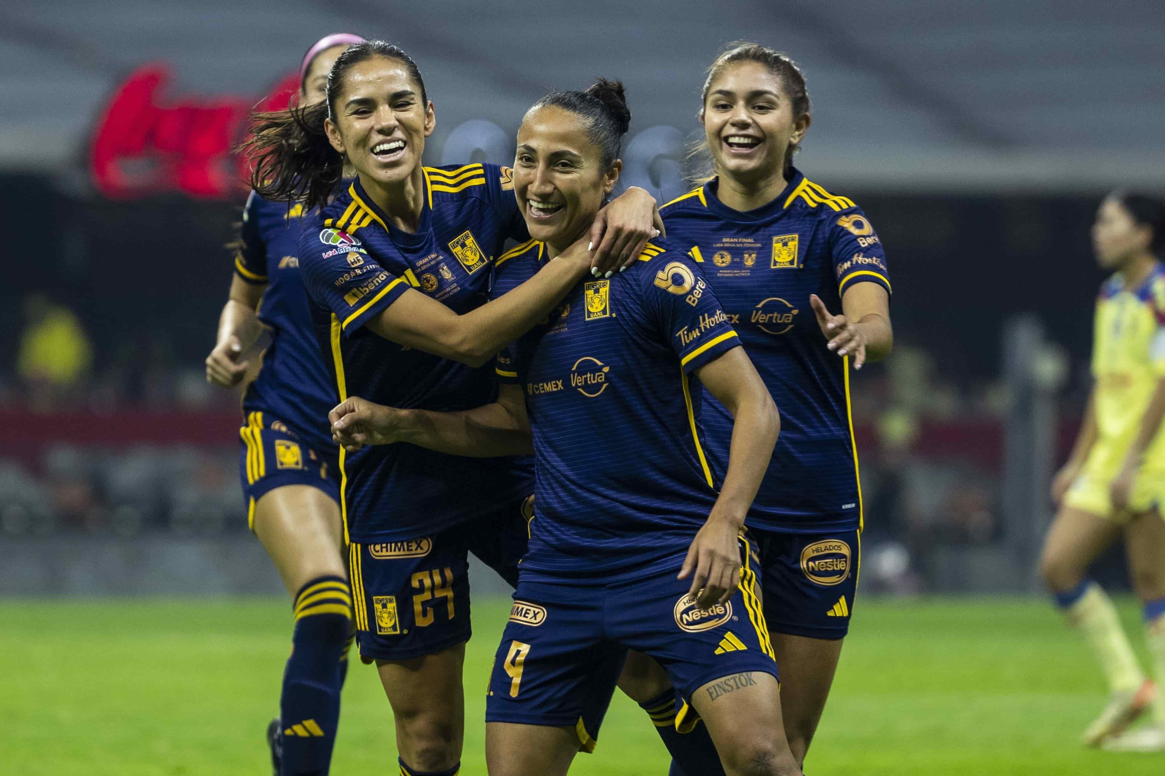 Stephany mayor hace el 1-0.