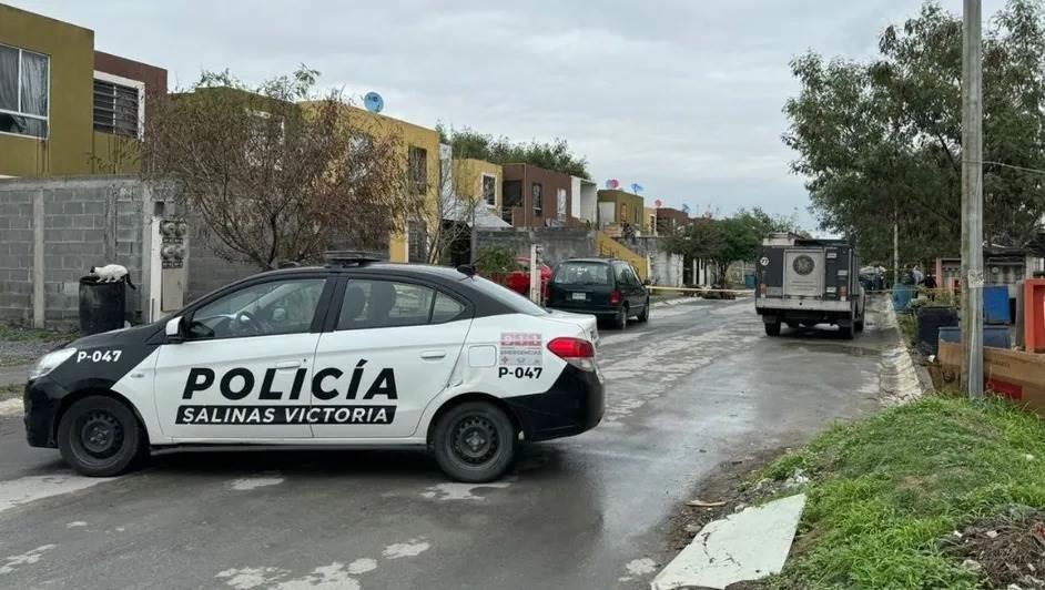 Asesina a mujer y hiere a su pareja en Salinas Victoria