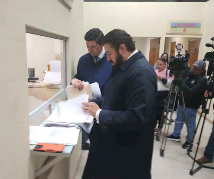 Notifican a Congreso de fallo que dejaría a Navarro como interino Notifican a Congreso de fallo que dejaría a Navarro como interino