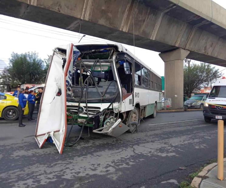 Choque entre taxi y ruta urbana deja una mujer sin vida y 4 heridos