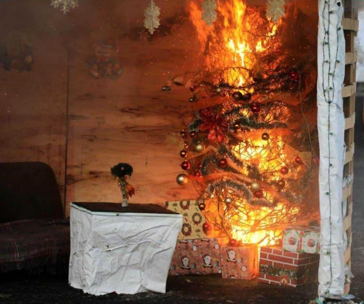 Realiza PC simulacro para prevenir incendios por pinos navideños