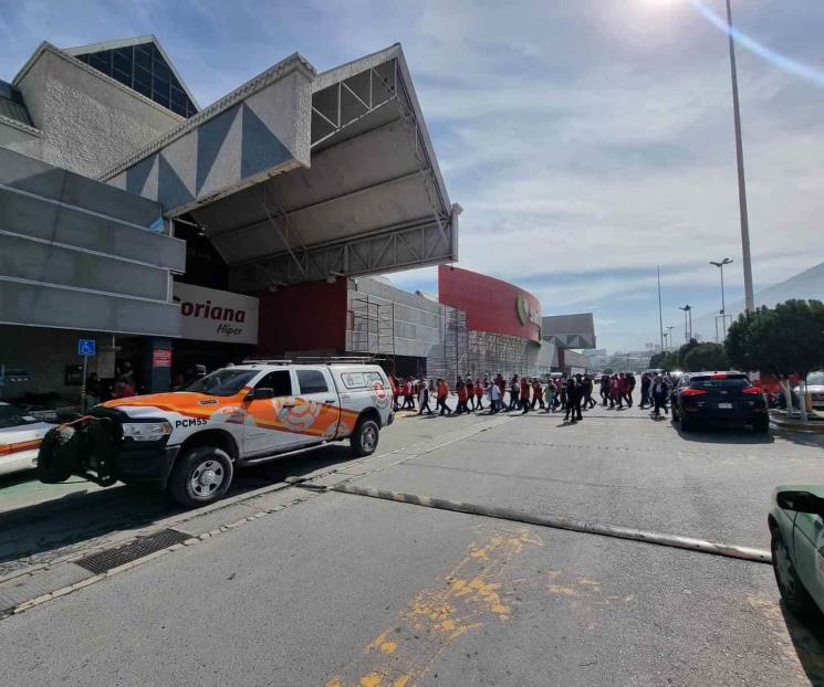 Evacuan a 500 en centro comercial