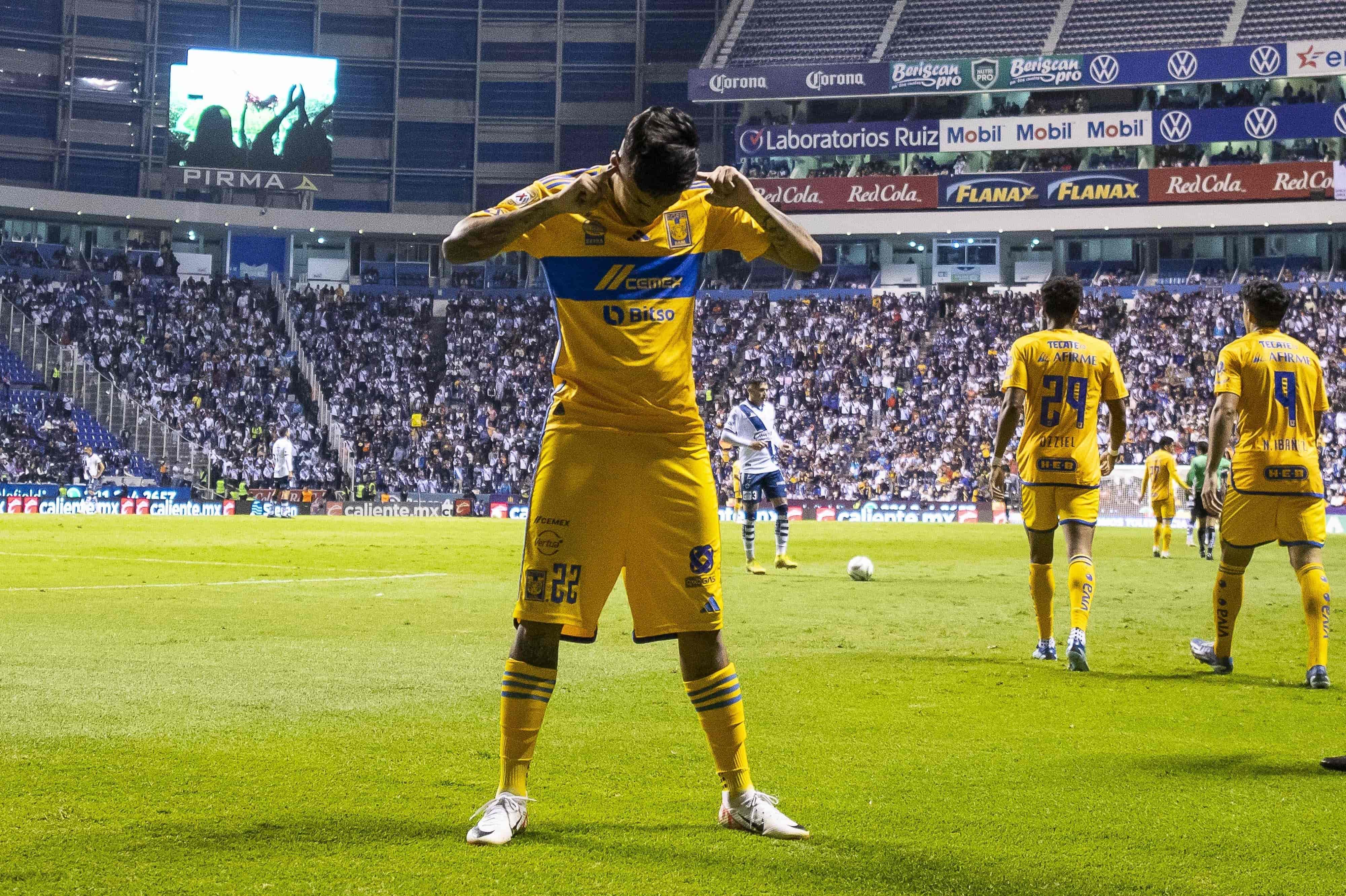 Raymundo Fulgencio hace el 2-2.