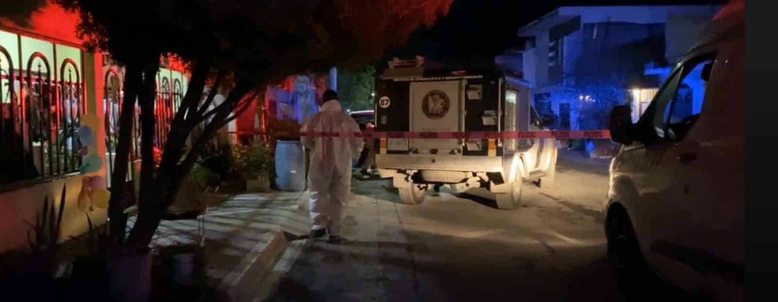 Un hombre fue hallado sin vida y con visibles huellas de violencia en la cabeza, afuera de un domicilio, los agresores lograron escapar en Juárez.