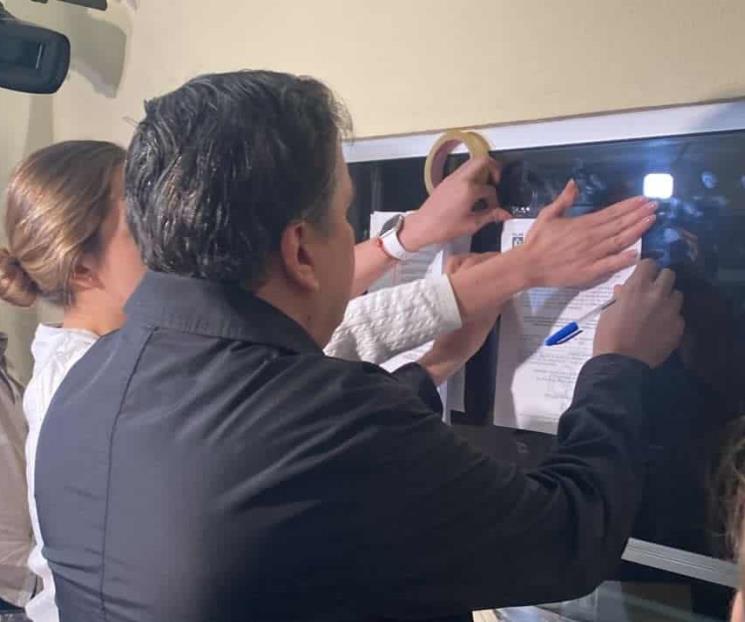 Samuel notifica a diputados regreso a la gubernatura