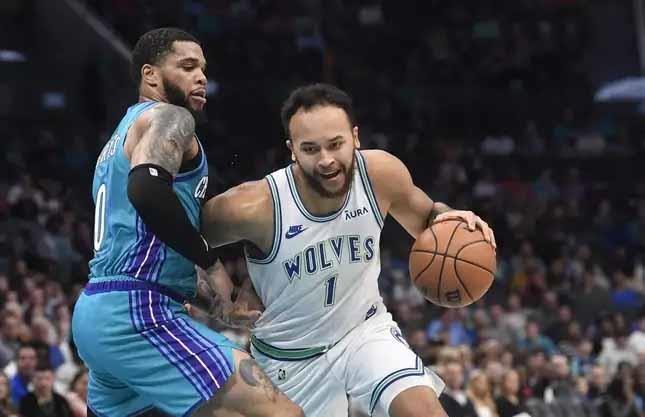 Ganan Wolves y lideran el Oeste