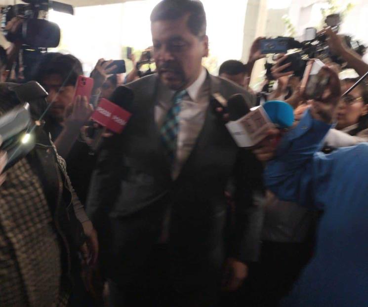 Se reunen poderes con Interino; discuten regreso de Samuel