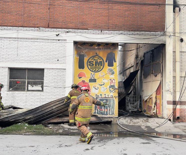 Incendio de bodega en col. Del Norte en Monterrey
