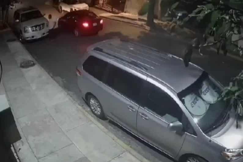 Elementos de la Policía de Monterrey aseguró un vehículo que ha sido utilizado en el robo de accesorios de vehículos en las zonas poniente y norponiente de la ciudad.