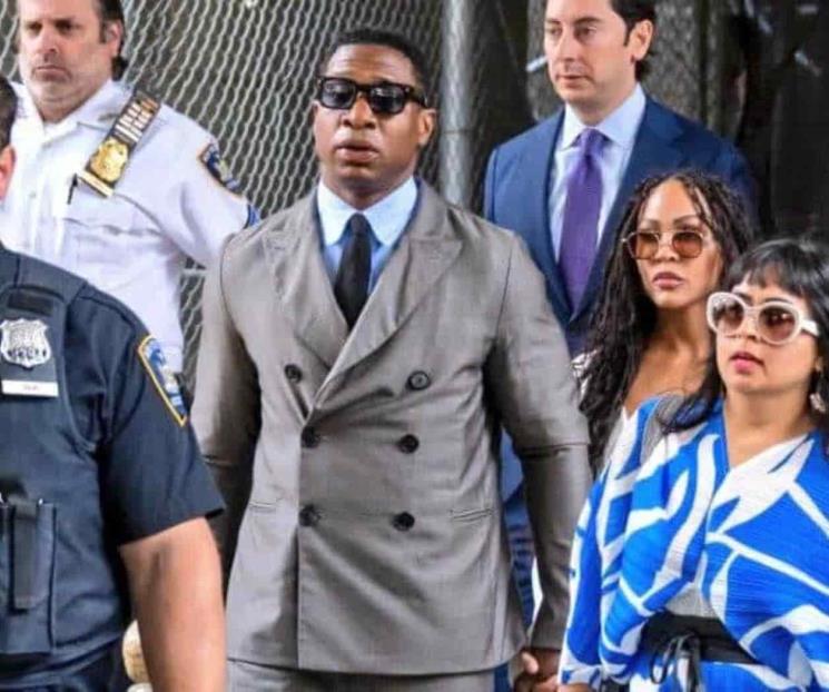 Testifica exnovia del actor Jonathan Majors en juicio por agresión