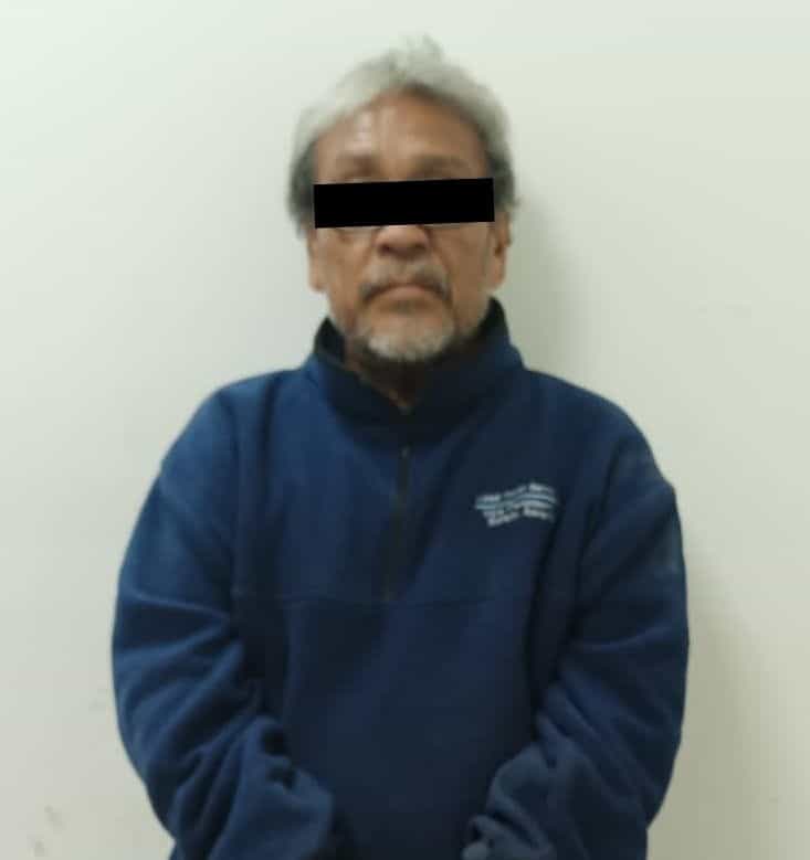 Un hombre que presuntamente se dedica a cristalear vehículos en diferentes zonas de Escobedo, fue detenido por elementos de la Policía de Proximidad (PROXPOL).