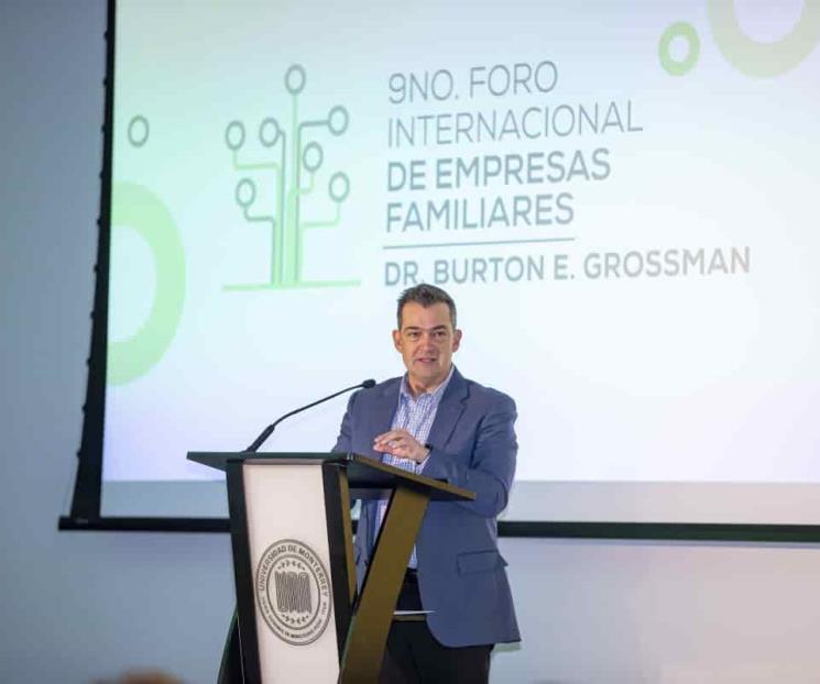 Otorgan premio por contribuir al desarrollo de negocios familiares