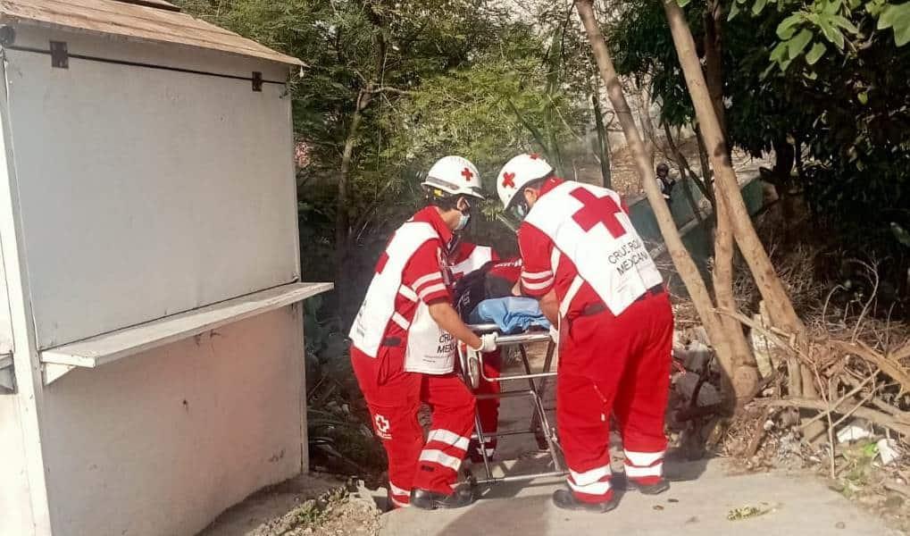 Asaltante baleado por policía contaba con orden de aprehensión