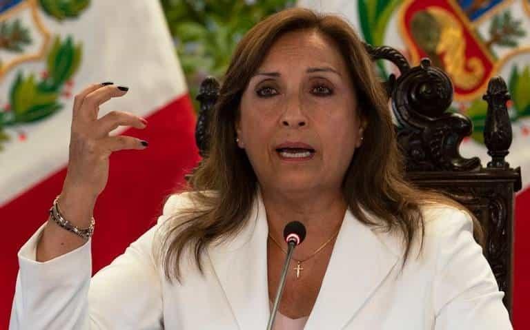 Peruanos aún sufren el terremoto político