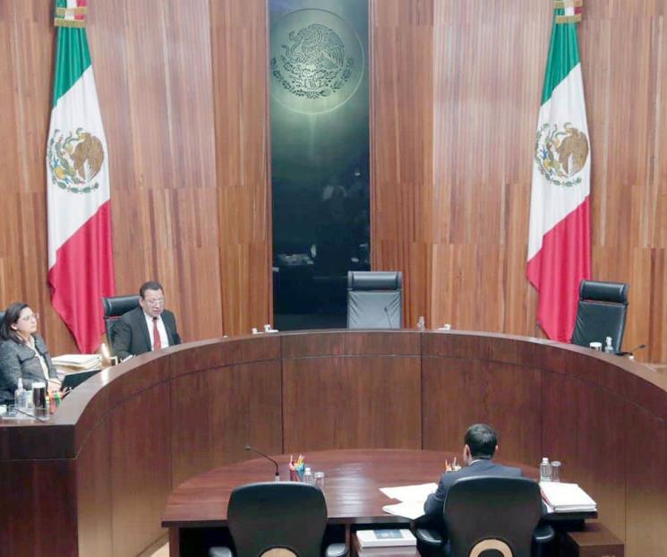 Pide el presidente  del TEPJF tiempo para decidir renuncia
