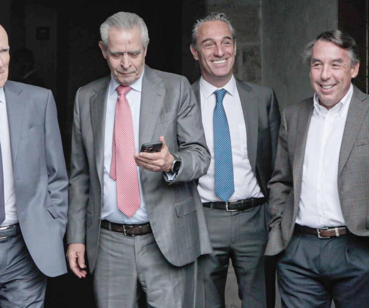 Demandan empresarios a AMLO revisar reducción laboral Demandan empresarios a AMLO revisar reducción laboral