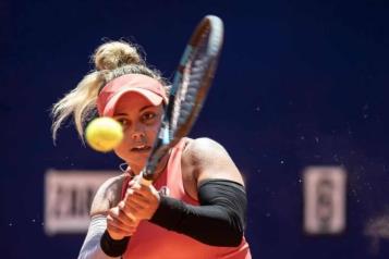Avanza la tenista Renata Zaraz&uacute;a a semifinales del Montevideo Open