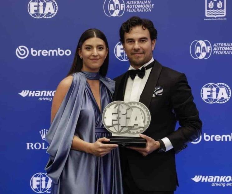Recibe Checo premio por subcampeonato mundial de pilotos Recibe Checo premio por subcampeonato mundial de pilotos