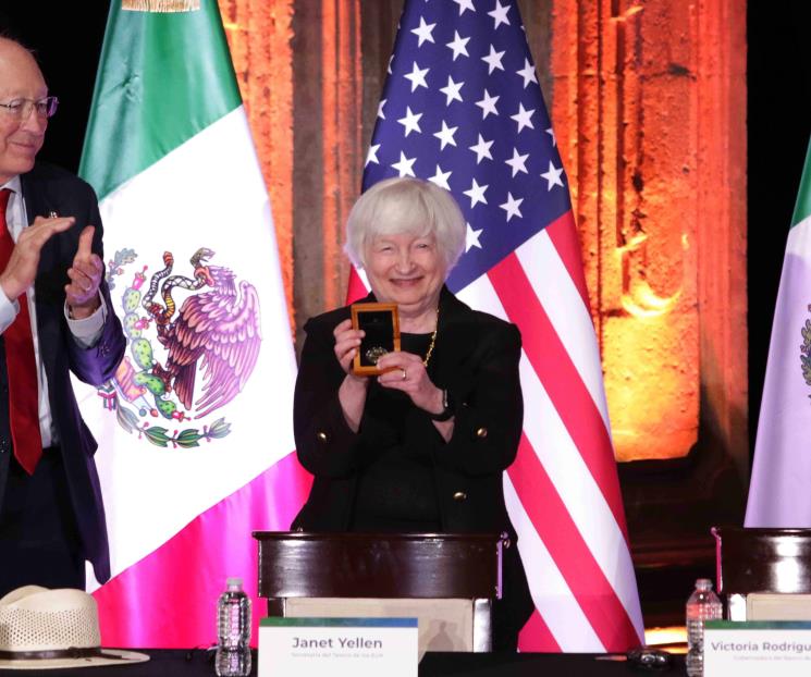Ken Salazar da like a reunión entre AMLO y Yellen