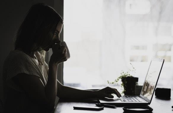 Qué objetos no debes poner cerca de una computadora
