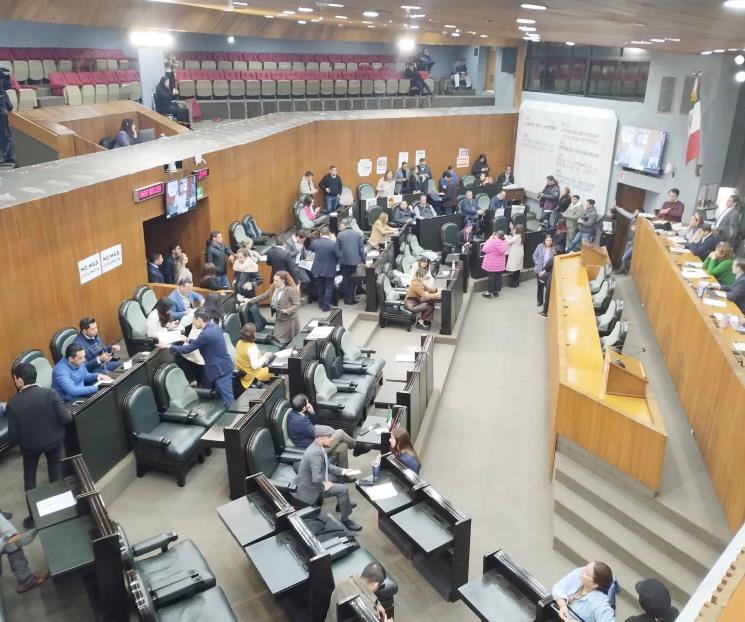 Renuncia titular de la ASE; aprueban terna