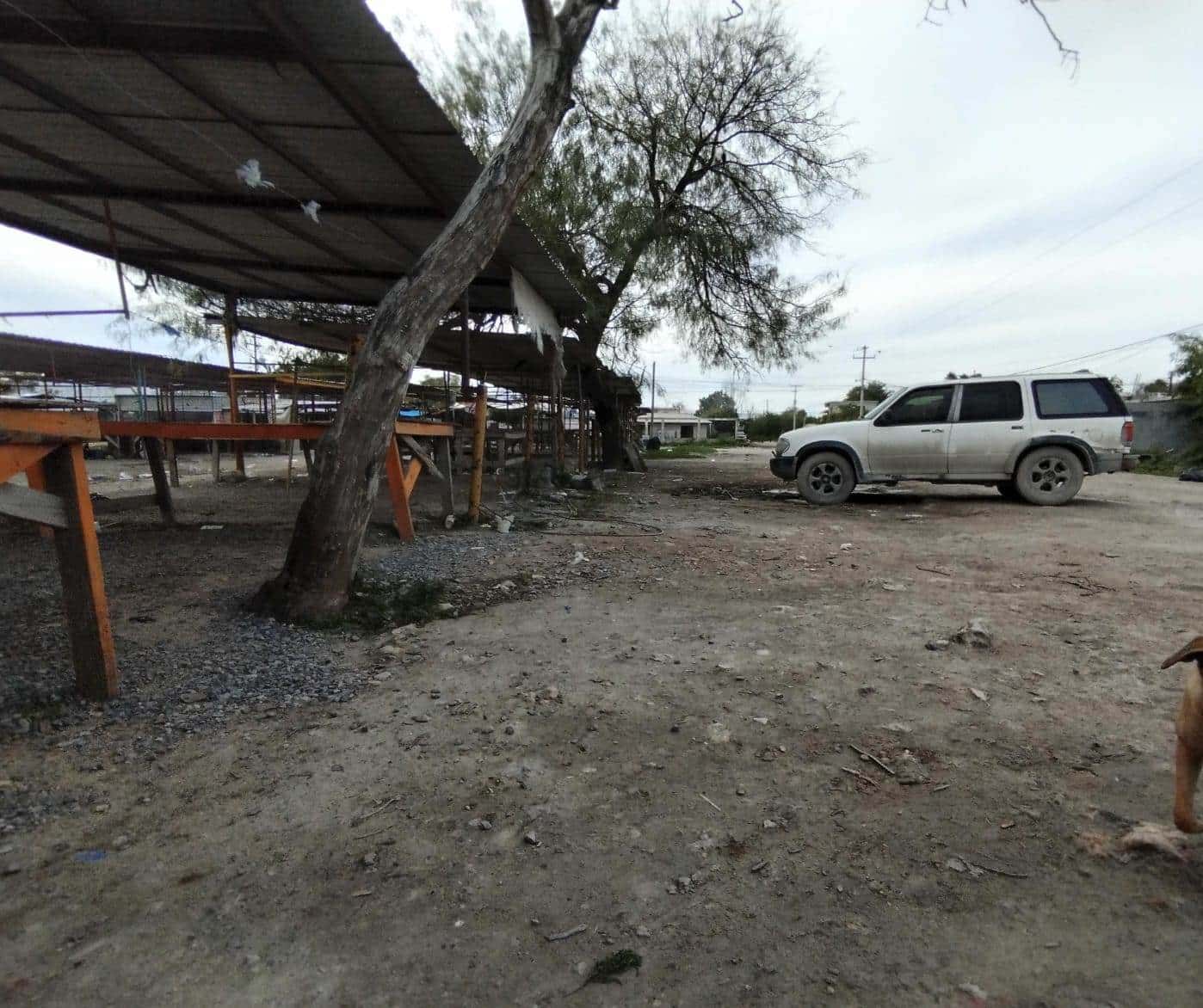 Dos hombres fueron ejecutados en el interior del panteón Jardines de San Pedro, la tarde de ayer al sur de la cabecera municipal de San Pedro Garza García.