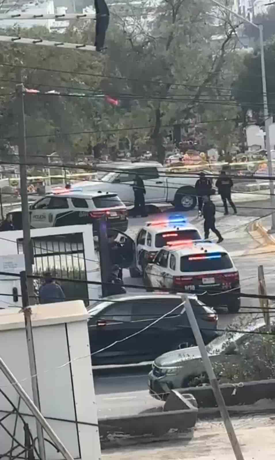 Una niña inocente de tan solo ocho años y dos hombres fueron ejecutados a balazos, durante un velorio al que asistieron en el Panteón Jardines de San Pedro, en San Pedro Garza García.