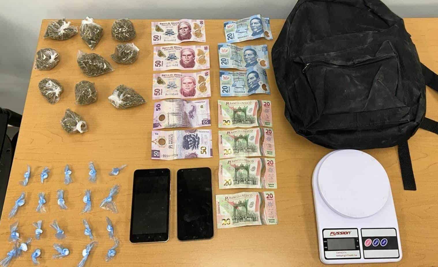 Elementos de Fuerza Civil arrestaron a un hombre quien es señalado como el presunto responsable de un asalto a tienda de conveniencia en Linares, donde dejó gravemente herido a un empleado de un balazo en la cabeza.