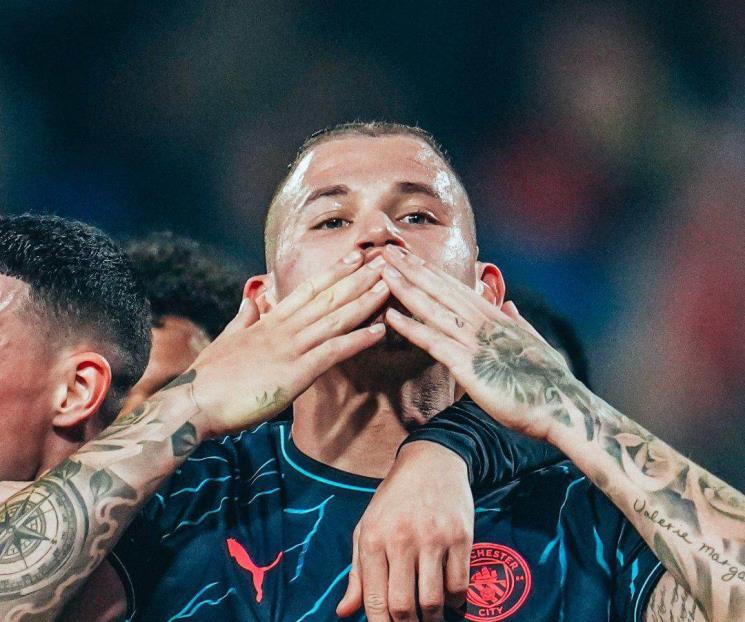 Manchester City vence al Estrella Roja y terminan perfectos en UCL
