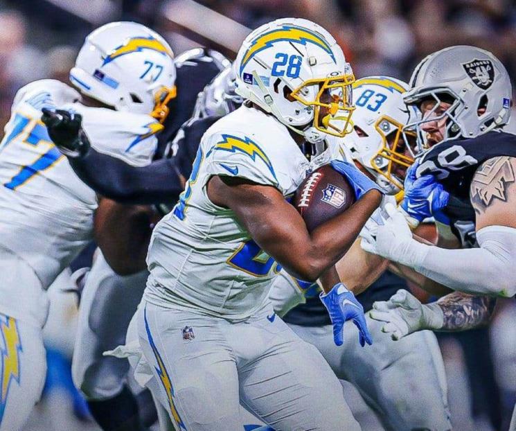 Vencen Raiders a Cargadores