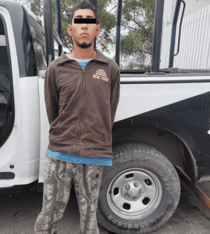 Después de presuntamente amenazar al guardia de seguridad de una colonia y entrar al sector, dos jóvenes, uno de ellos armados, fueron denunciados y detenidos por elementos de Seguridad Pública, en el municipio de Benito Juárez.