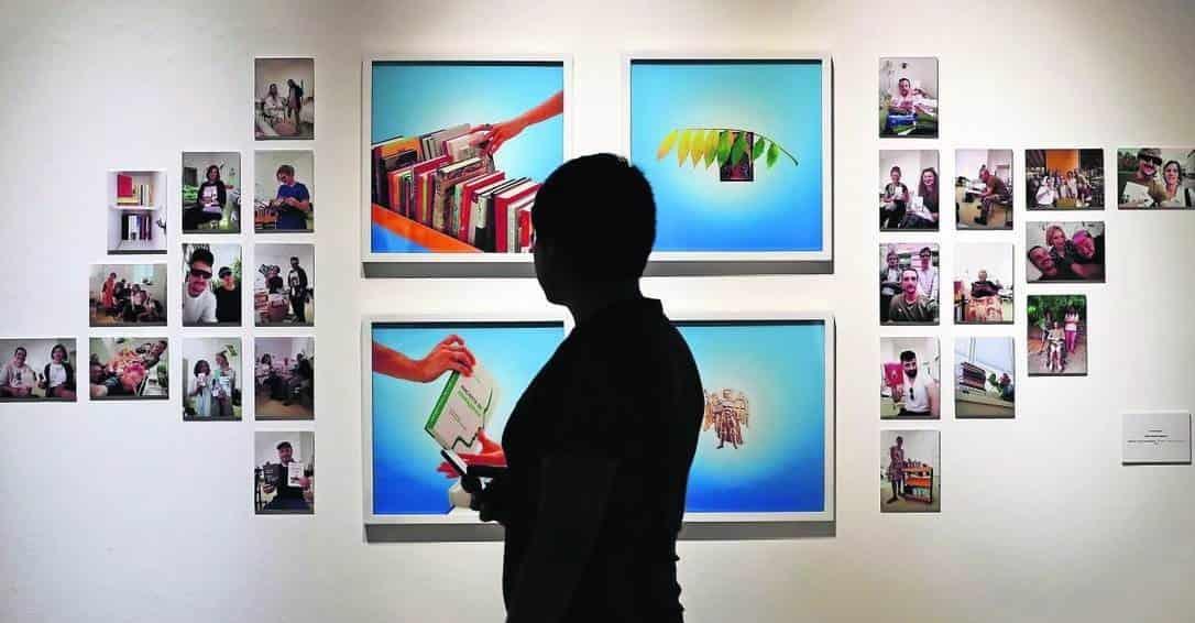 Una exposición con muros vacíos por la guerra en Ucrania
