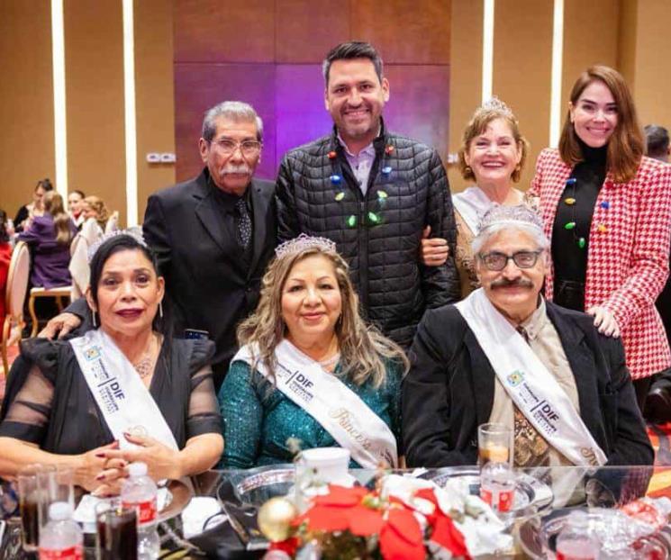 Disfrutan adultos mayores de Guadalupe de posada navideña