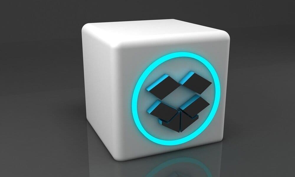 Dropbox alarma a usuarios con funciones que envían datos a OpenAI