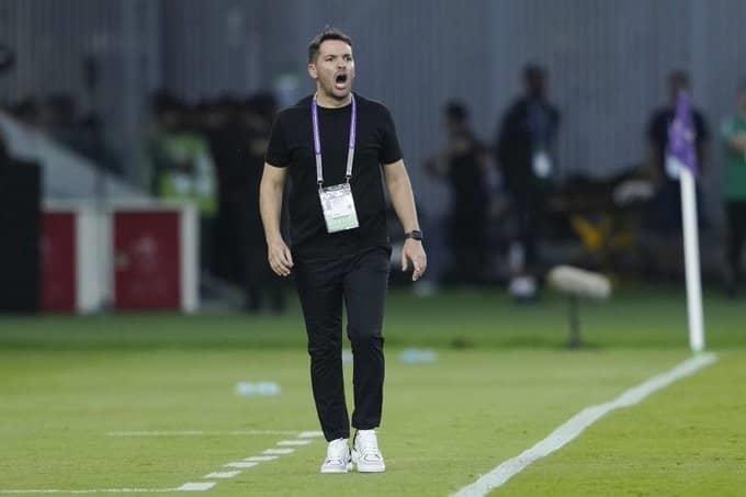 Cesa León a Larcamón tras eliminación en el MDC