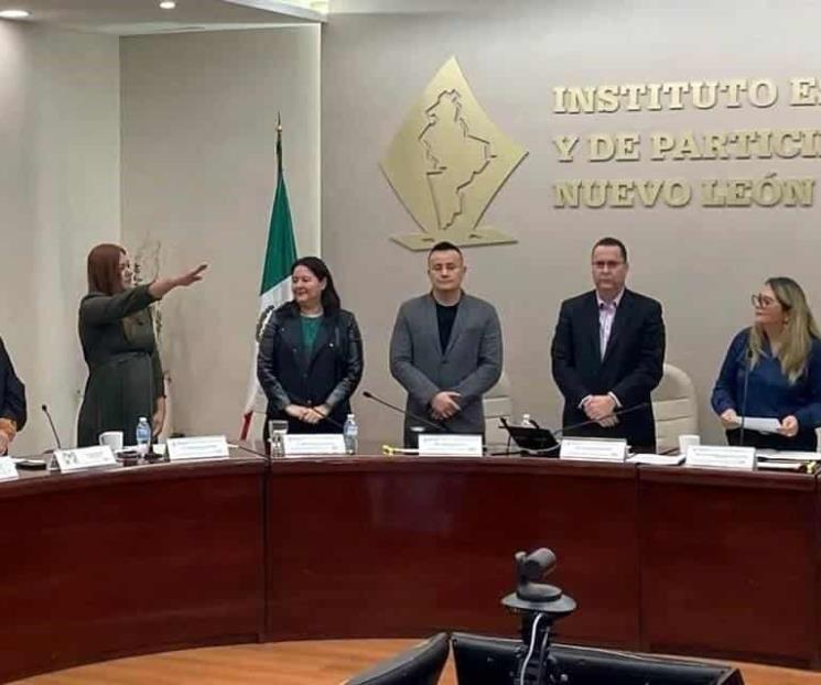 Toma protesta nueva consejera del INE