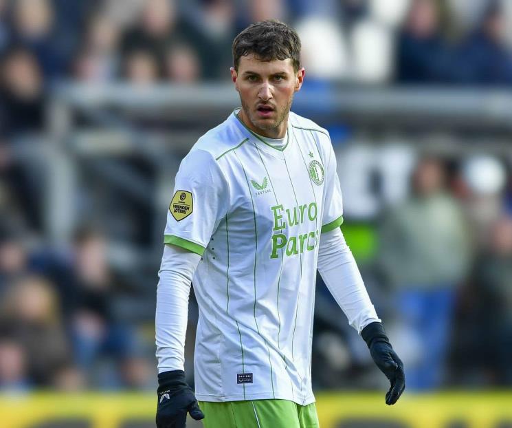 Brilla Santi Giménez con una asistencia en victoria del Feyenoord