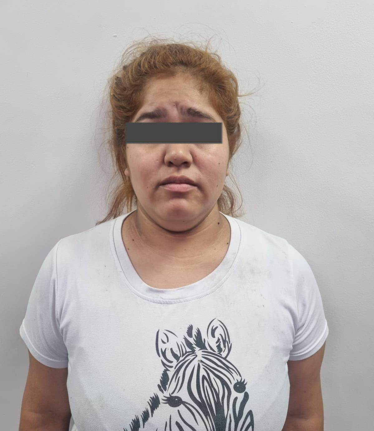La Fiscalía General de Justicia aseguró 100 kilos de cristal en un domicilio de Zacatequitas, Pesquería, tras la detención de cuatro personas al exterior del inmueble.