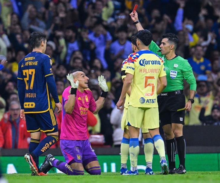 Suma Tigres 16 expulsados en Finales