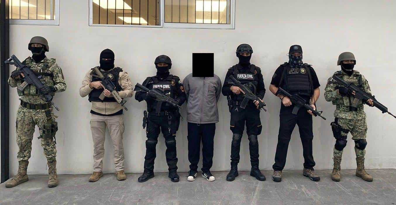 Luego de implementar un operativo entre fuerzas federales, estatales y ministeriales, lograron detener a los dos faltantes en la muerte de una menor de 8 años y dos adultos en un panteón, en San Pedro.
