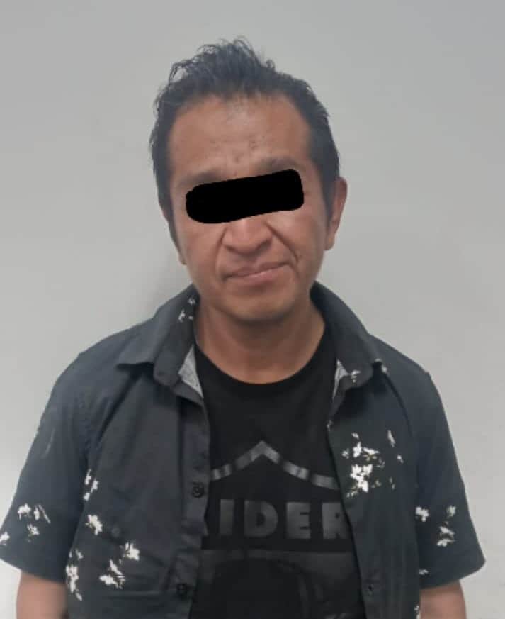 Un presunto narcodistribuidor de droga fue detenido por elementos de la Policía de Proximidad de Escobedo luego de que fue sorprendido escandalizado en vía pública, en la Colonia Alianza Real.
