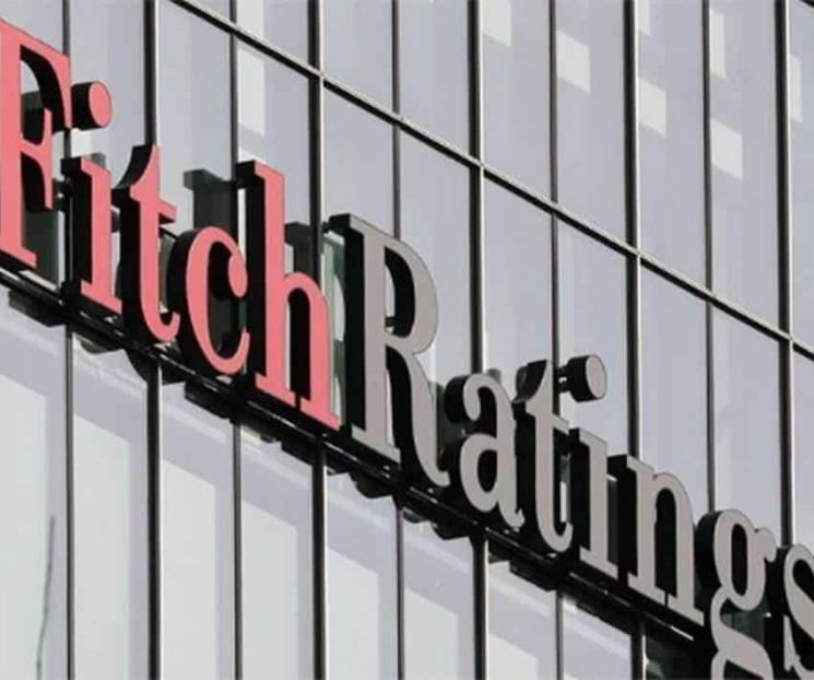 Fitch mejora perspectiva de la deuda de Pemex